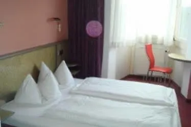 Hotel Am Buschkrugpark Berlino